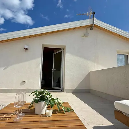 Апартаменты Borgo 84 Olimpia Con Piscina Fronte Mare